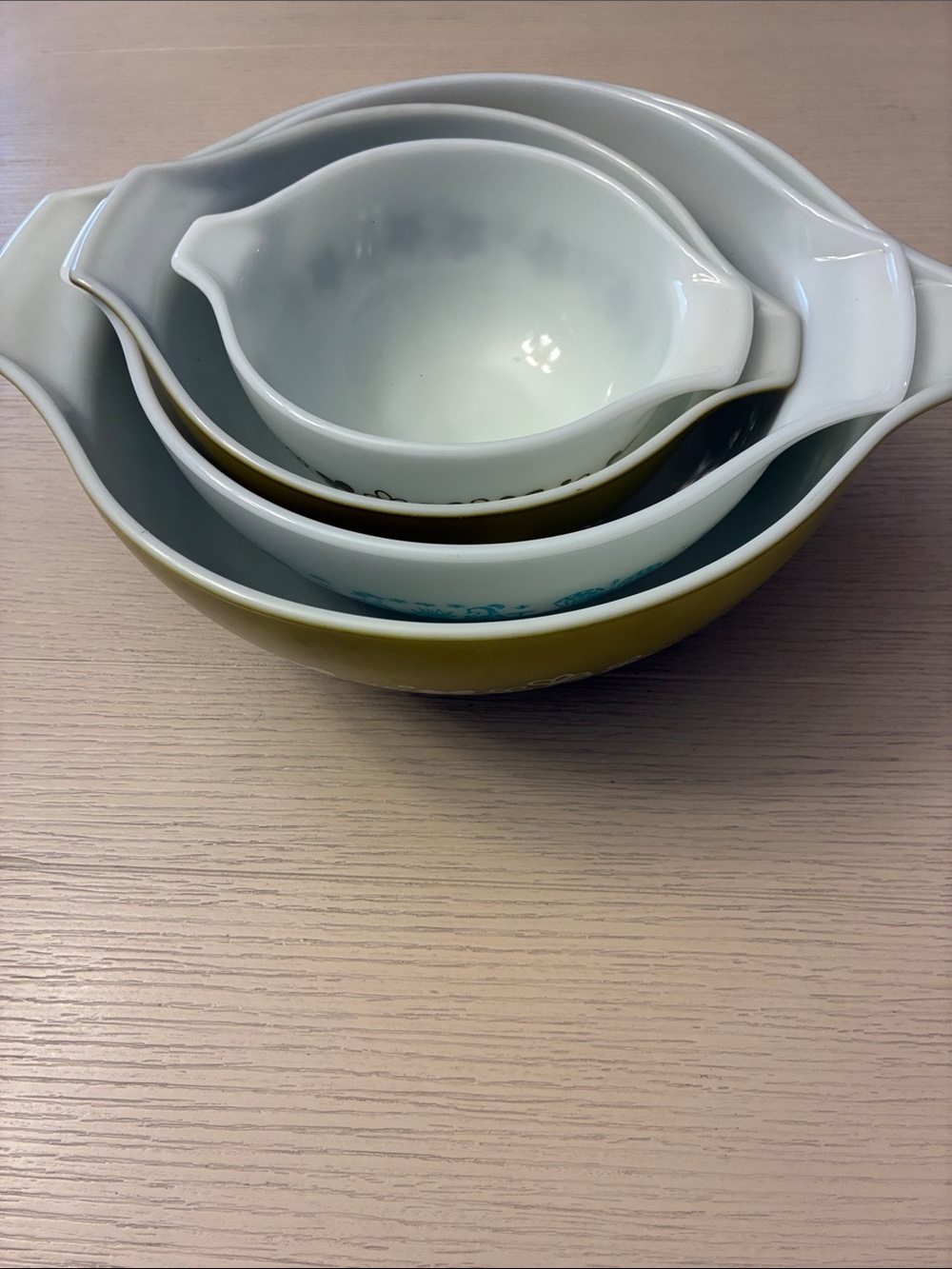 Complete 4-Piece Vintage Pyrex Verde Avocado Green Cinderella Nesting Bowls Set